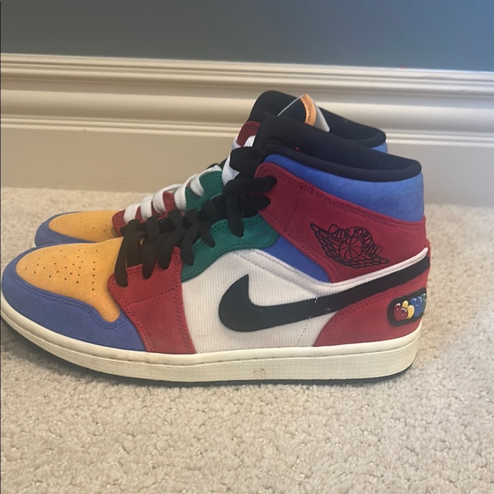 Jordan 1 Mid SE